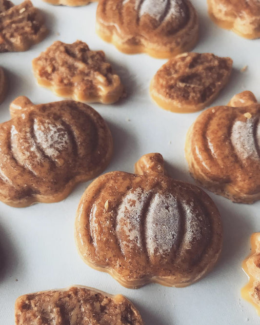 RECIPE: PUMPKIN / CACAO BUTTER / PROTEIN FAT BOMBS (DAIRY FREE) from @keepitrealketo